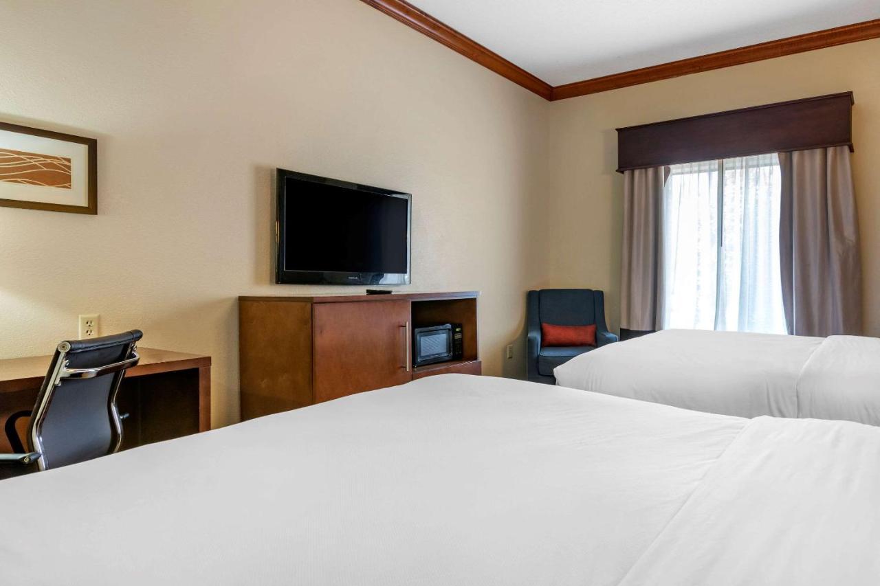 Comfort Inn & Suites Statesboro - University Area Exterior foto