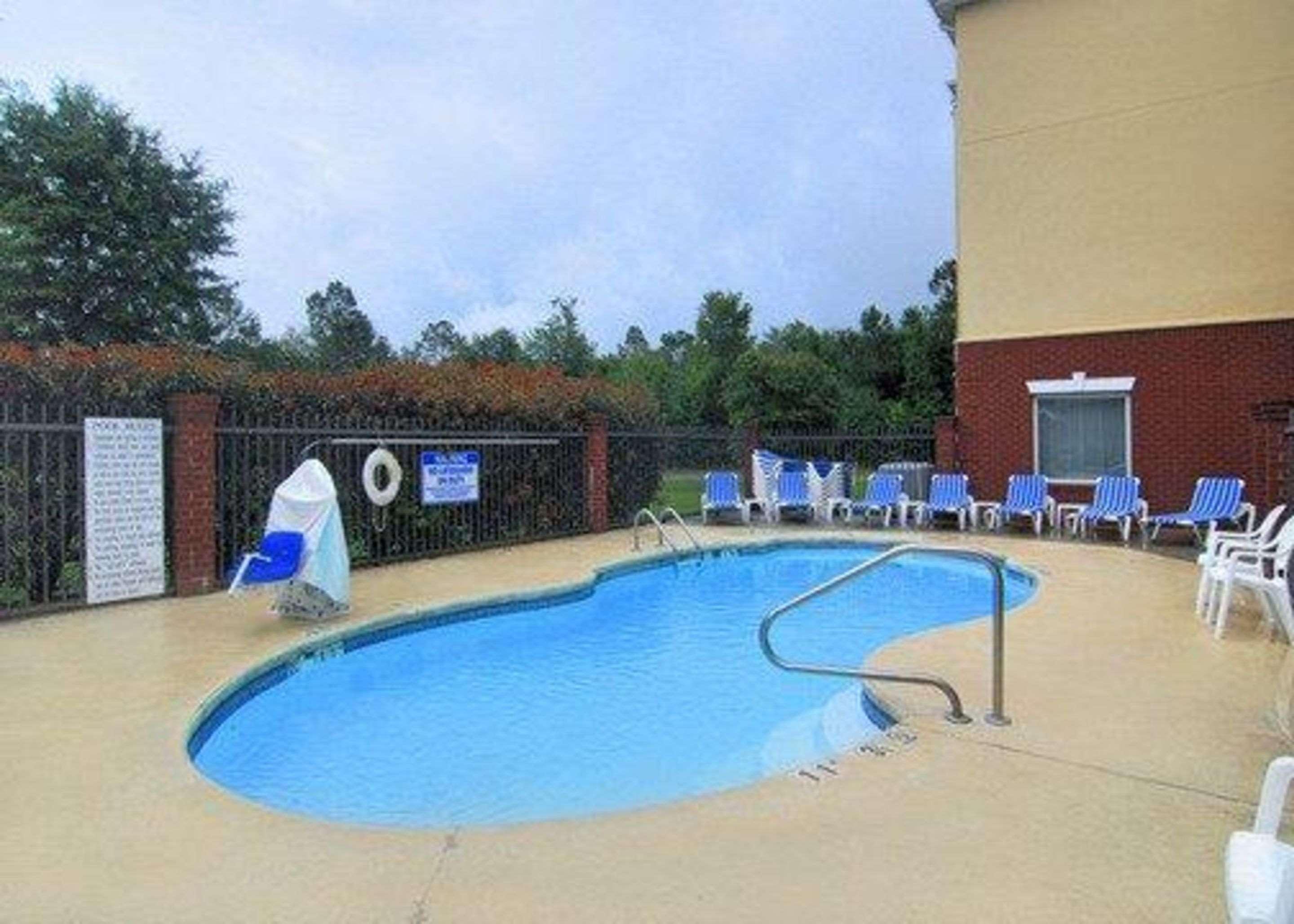 Comfort Inn & Suites Statesboro - University Area Exterior foto