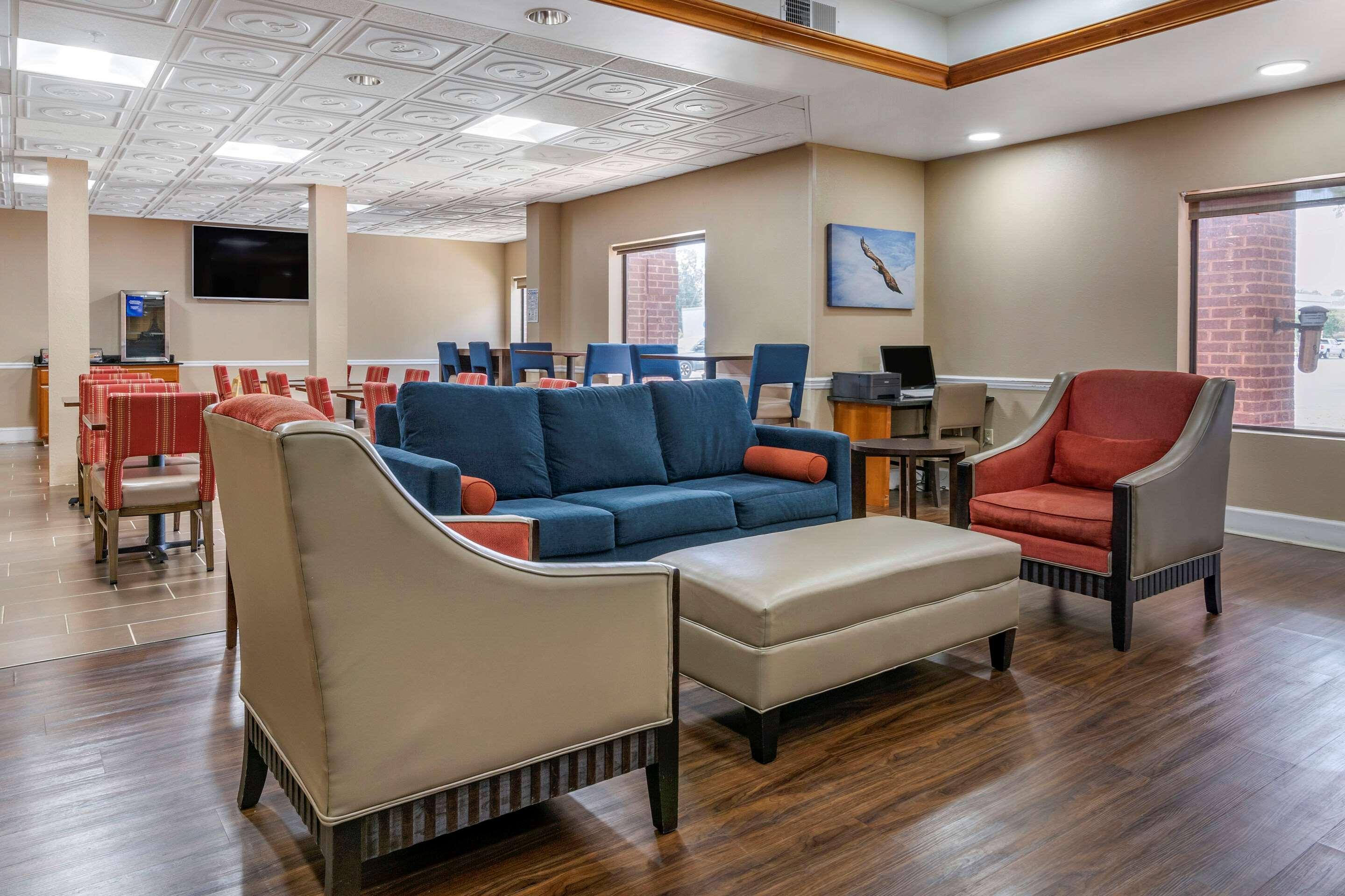 Comfort Inn & Suites Statesboro - University Area Exterior foto